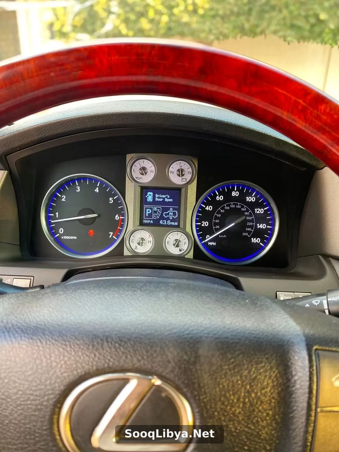 النوع لكزس الفئة Lx570 - الصورة 4 من 6