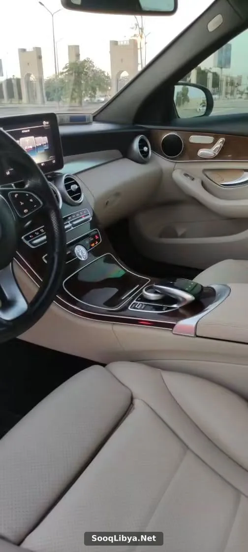 مرسيدس بنز C300 - الصورة 5 من 7