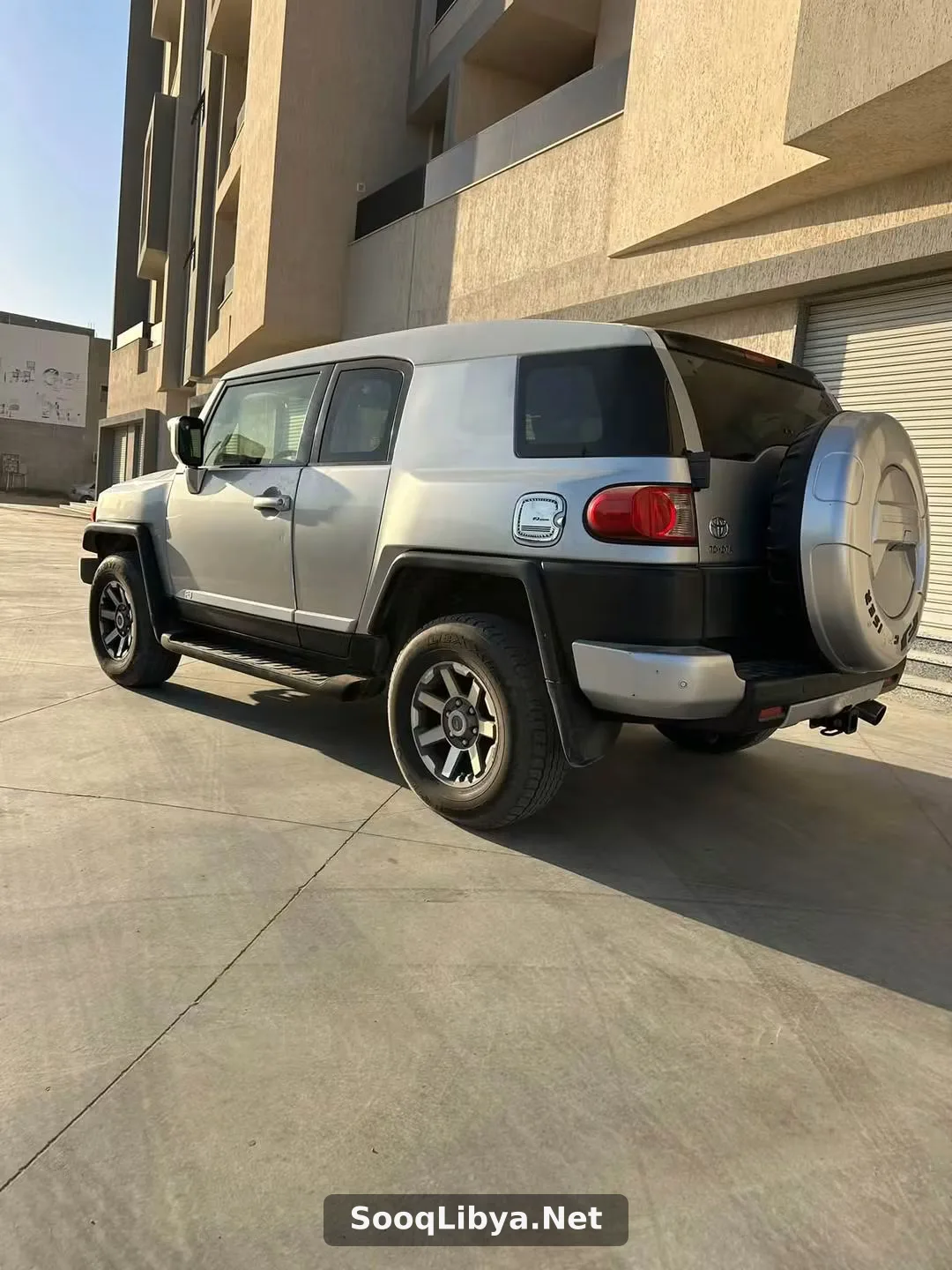 يويوتا FJ 2009 - الصورة 2 من 5